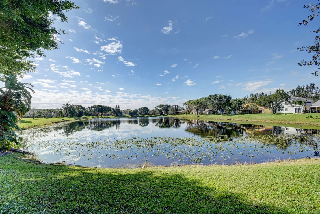 Photo of 1844 Edgewater Drive