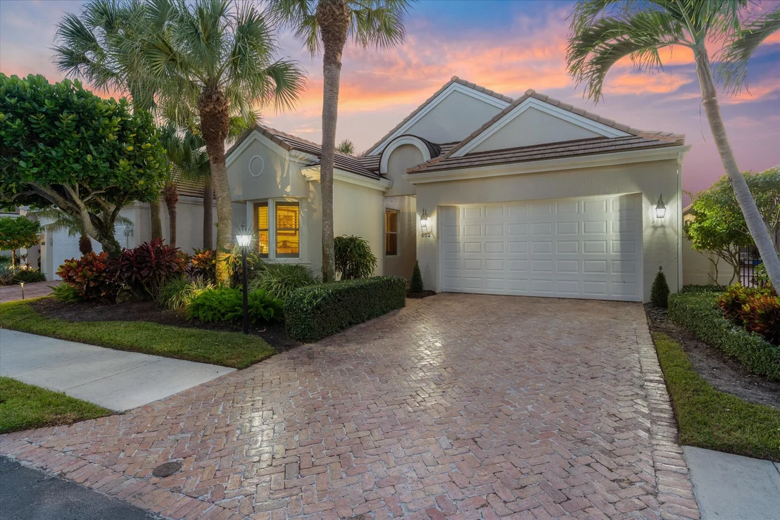 Photo of 602 Oak Harbour Drive