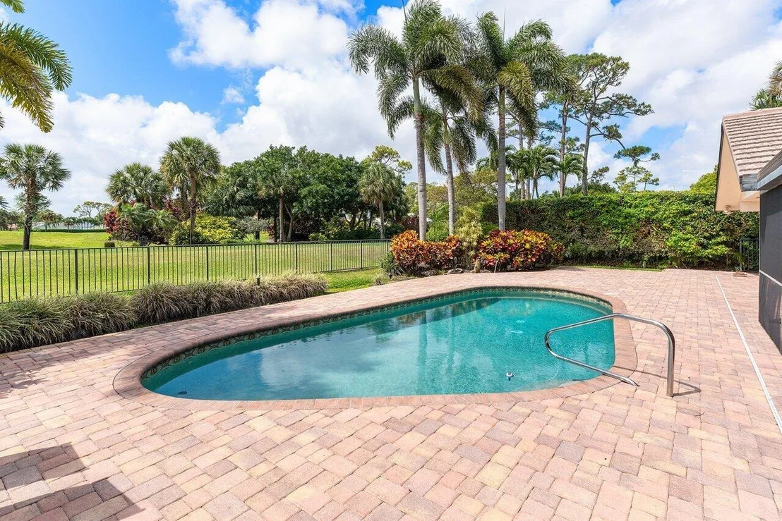 Photo of 477 Glenbrook Drive