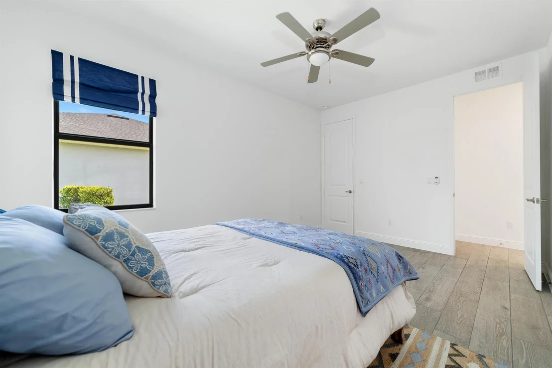 Photo of 6354 Arcadia Sq Square