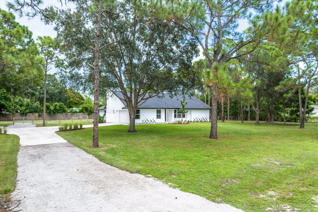 Photo of 13761 158th Street N