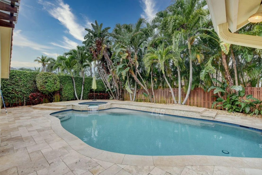 Photo of 327 Seneca Lane