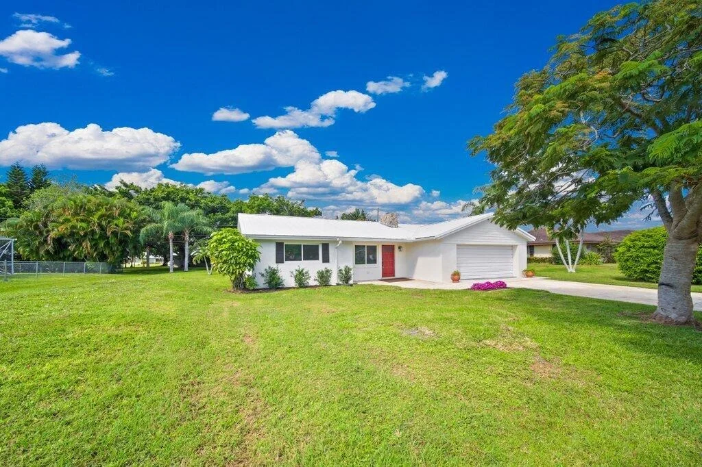 Photo of 2416 NW Everglades Boulevard