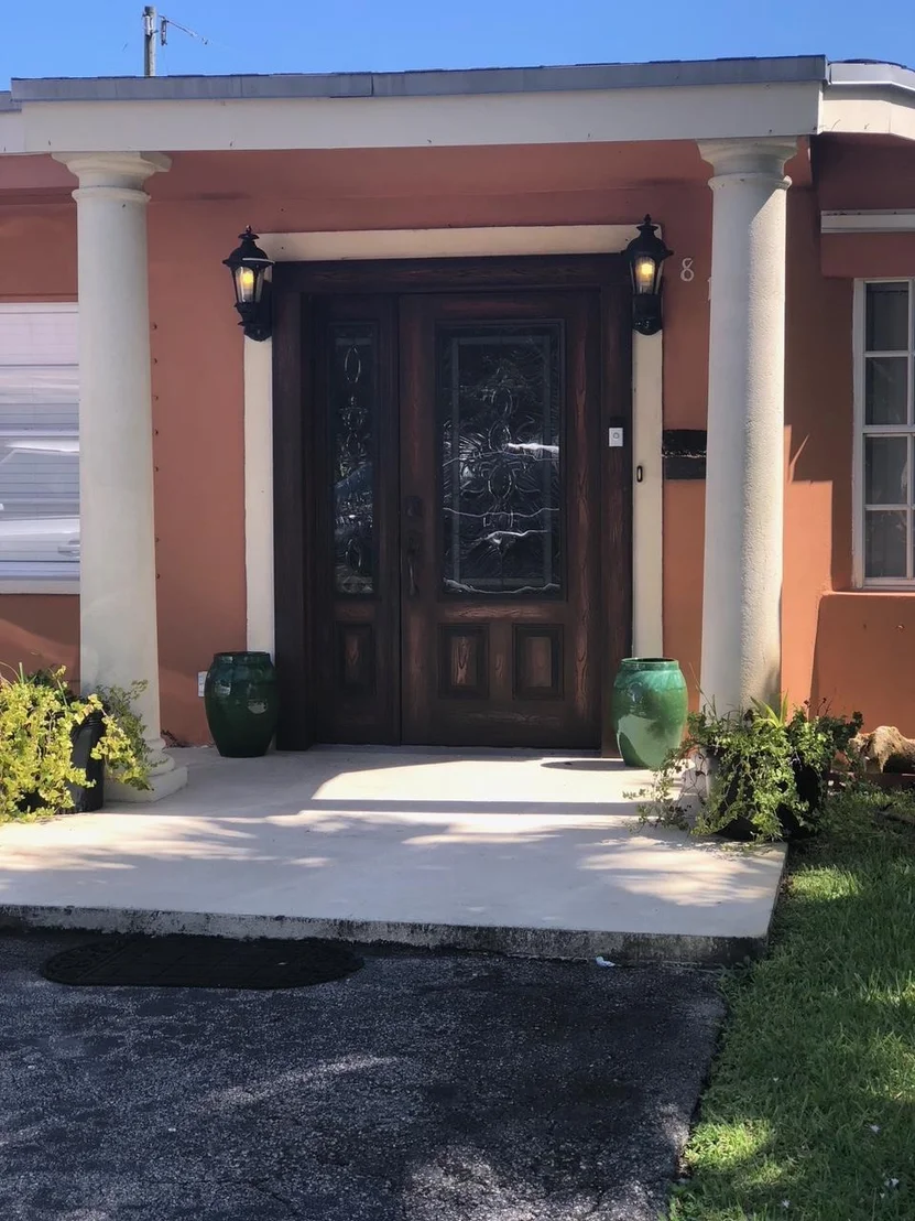 Photo of 819 Colonial Road
