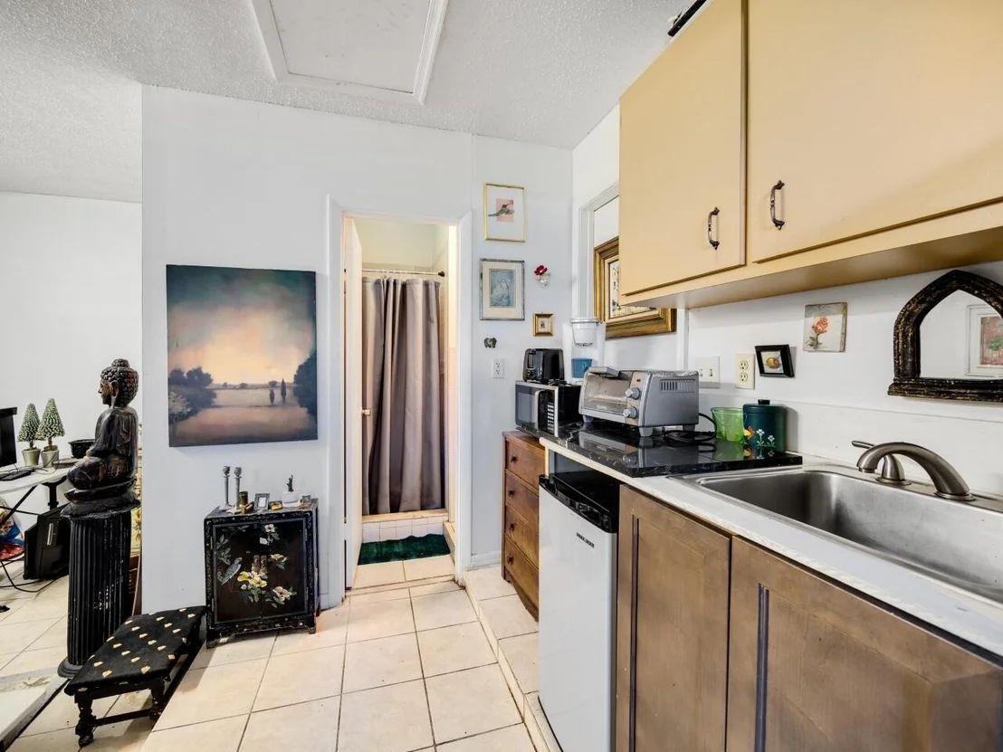 Photo of 370 Ellamar Road