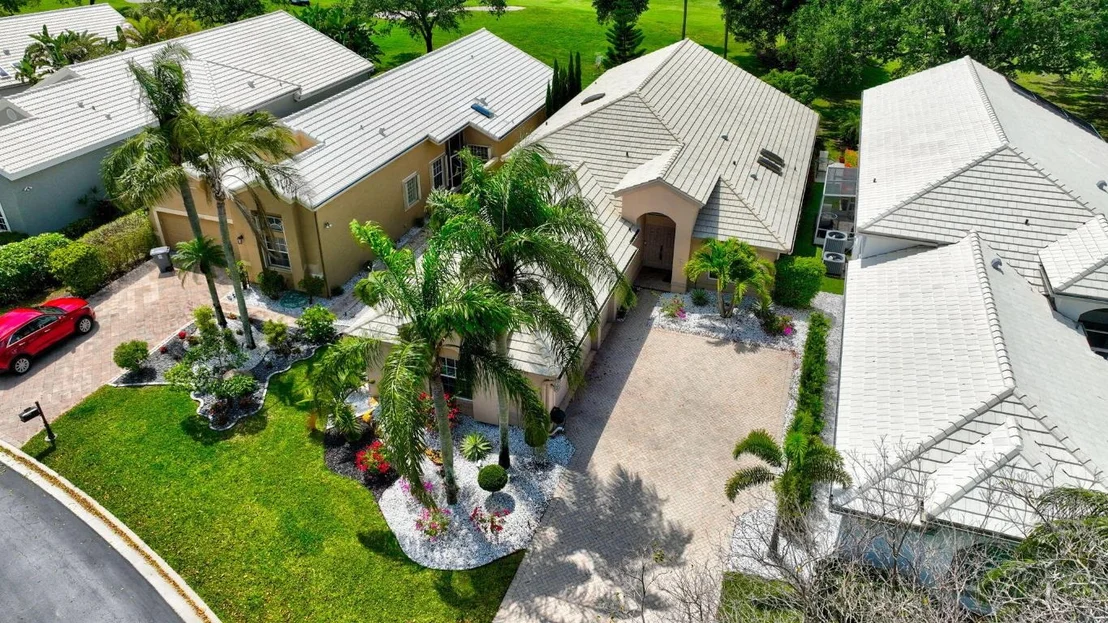 Photo of 6429 Three Lakes Lane
