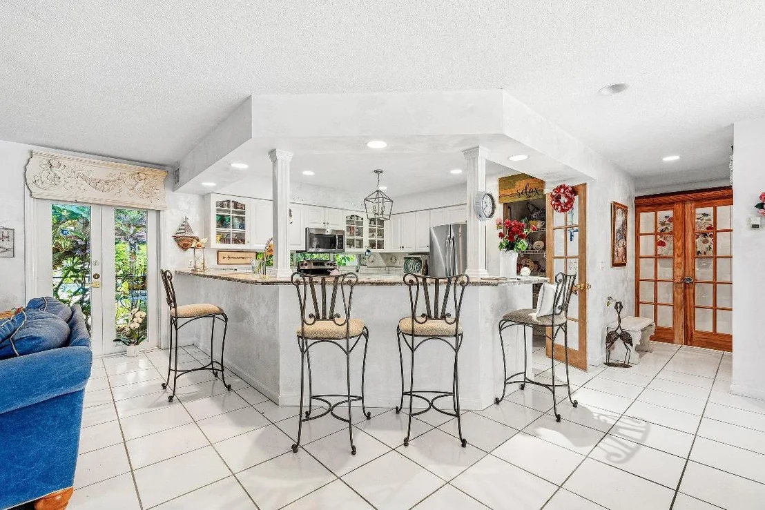 Photo of 800 Lagoon Lane