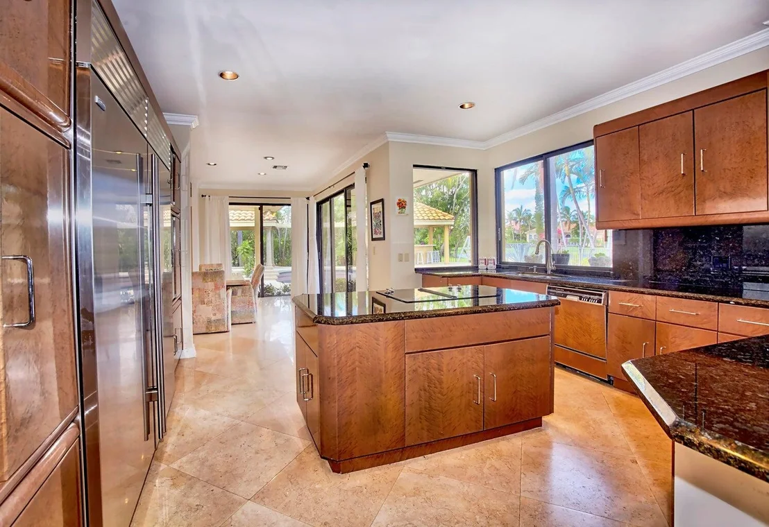 Photo of 21125 Hamlin Drive