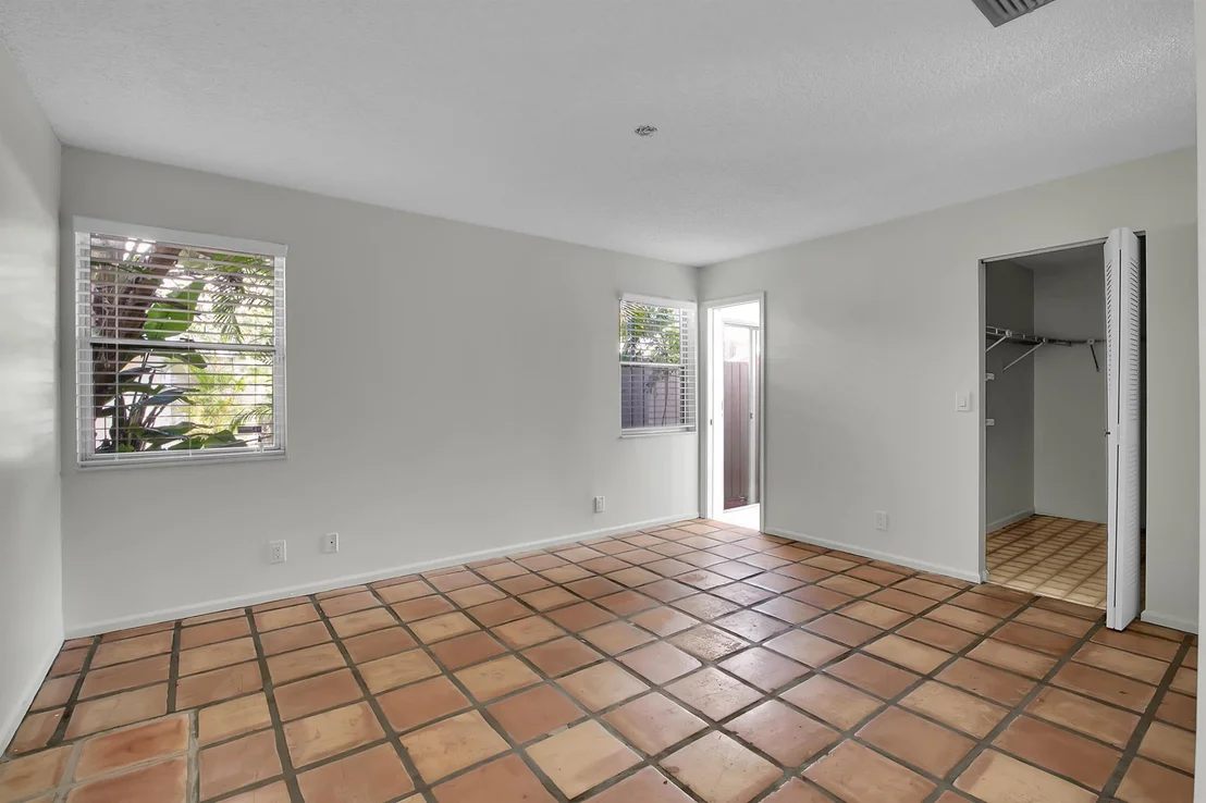 Photo of 1893 Discovery Way