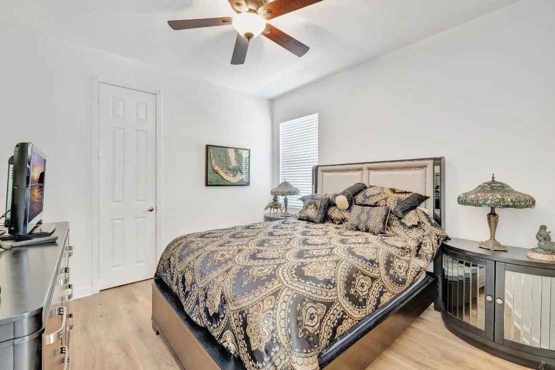 Photo of 699 SW River Bend Circle