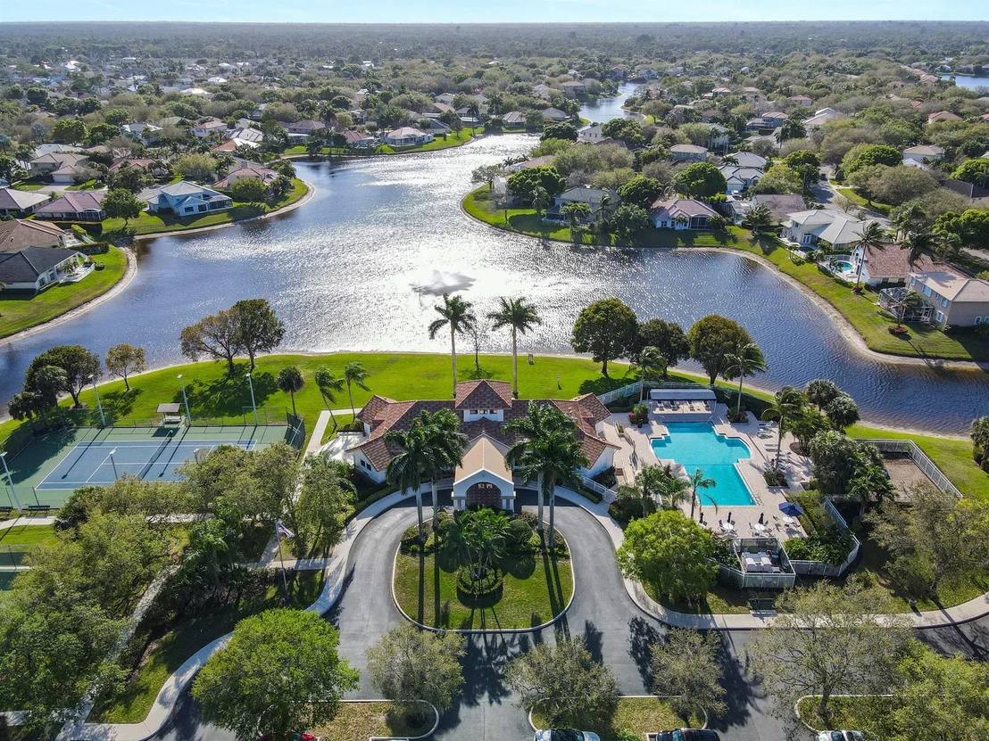 Photo of 1133 Egret Circle S