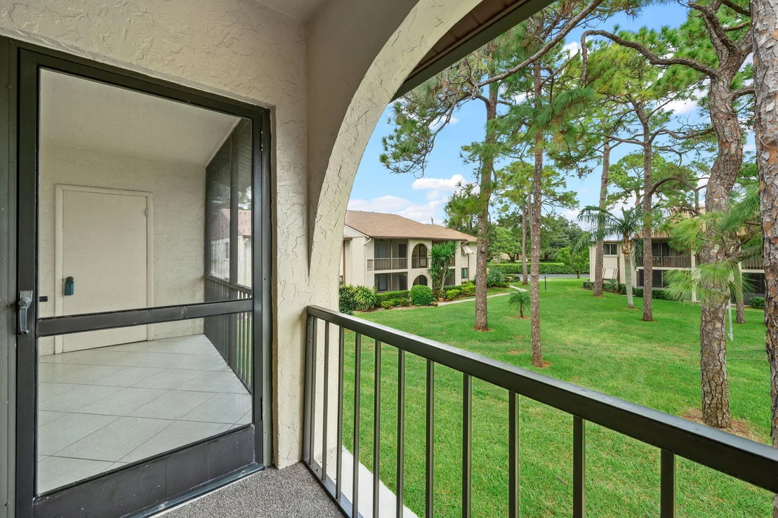 Photo of Unit B2 at 324 KNOTTY PINE Circle