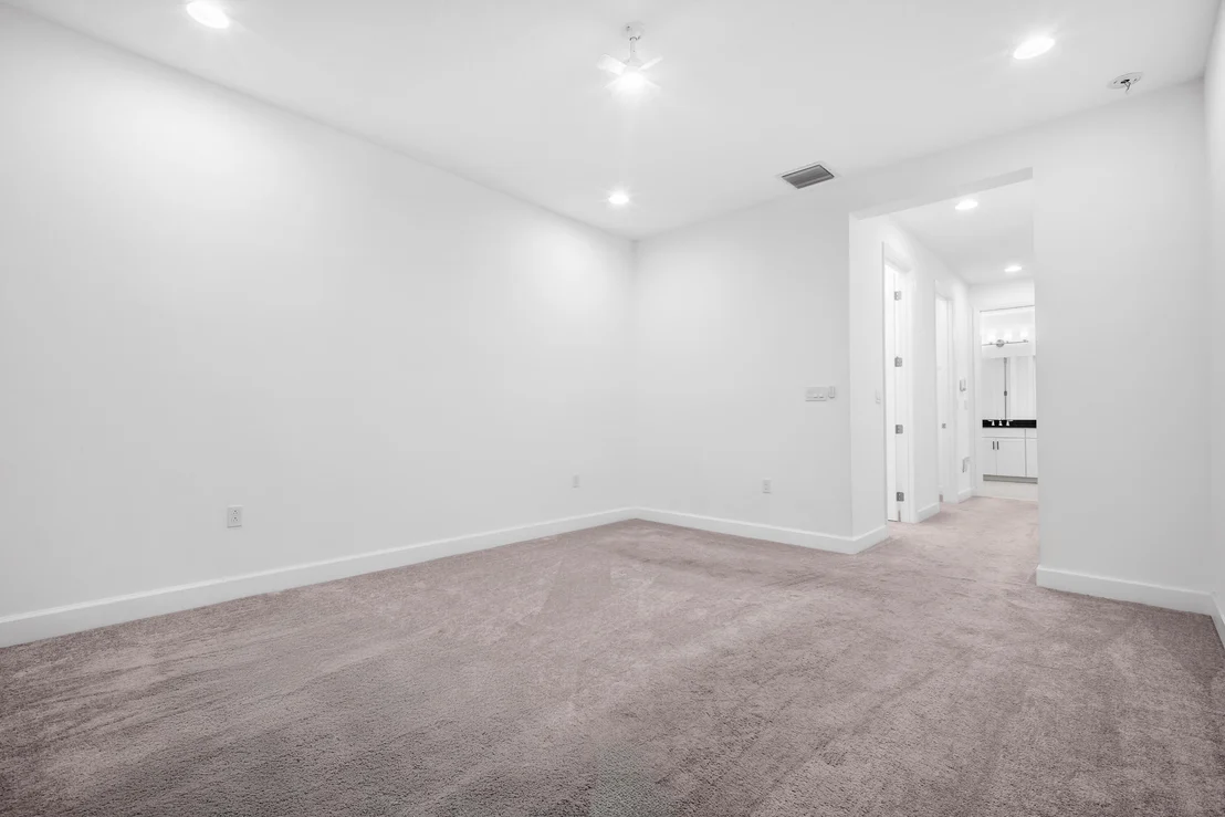 Photo of 1403 Thistle Place
