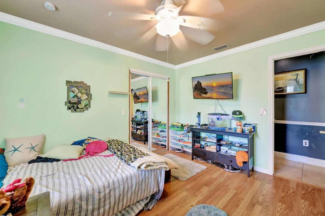 Photo of 5903 Sunset Boulevard