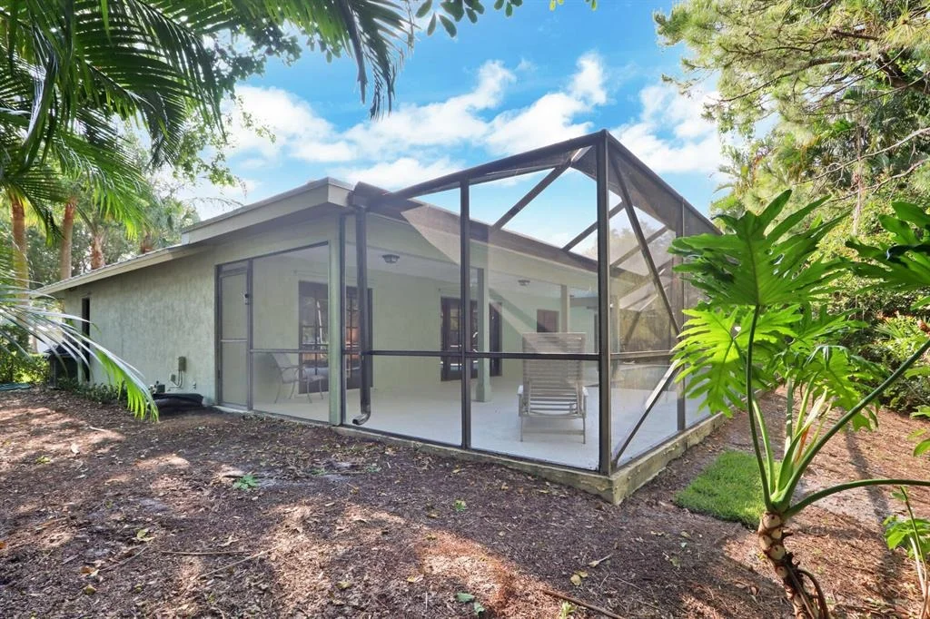 Photo of 18618 Lake Bend Drive