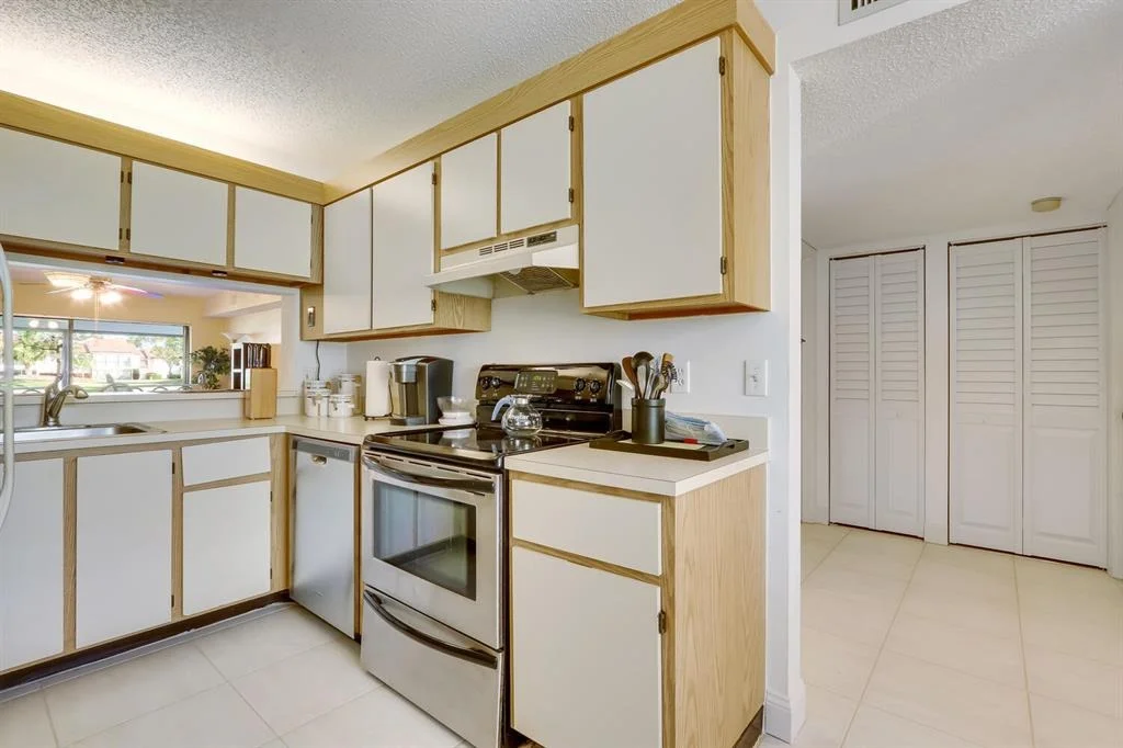 Photo of Unit D at 501 Pinecrest Circle