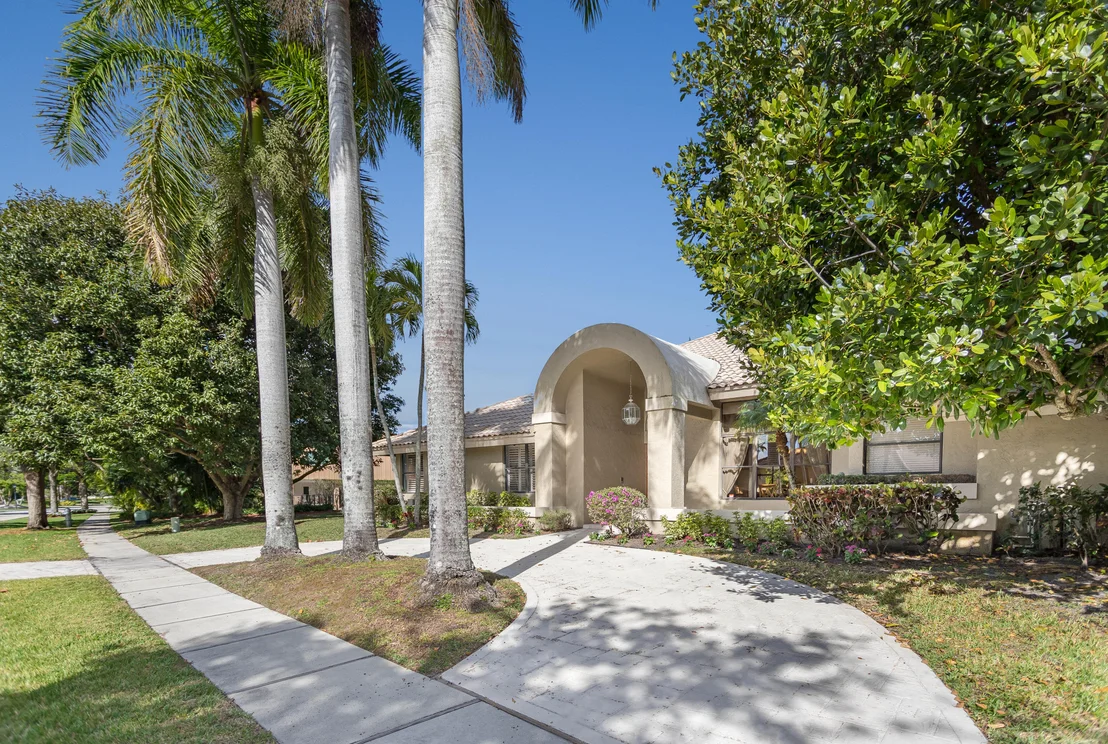 Photo of 4905 Oxford Circle