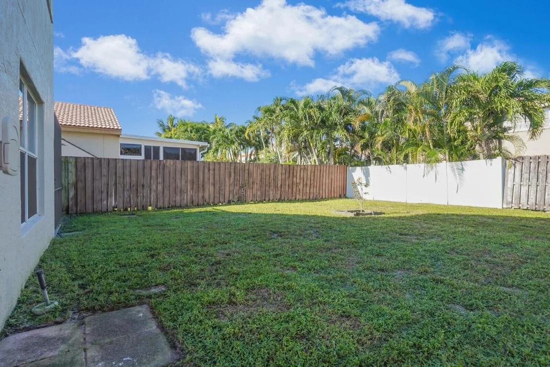 Photo of 7039 Middlebury Drive