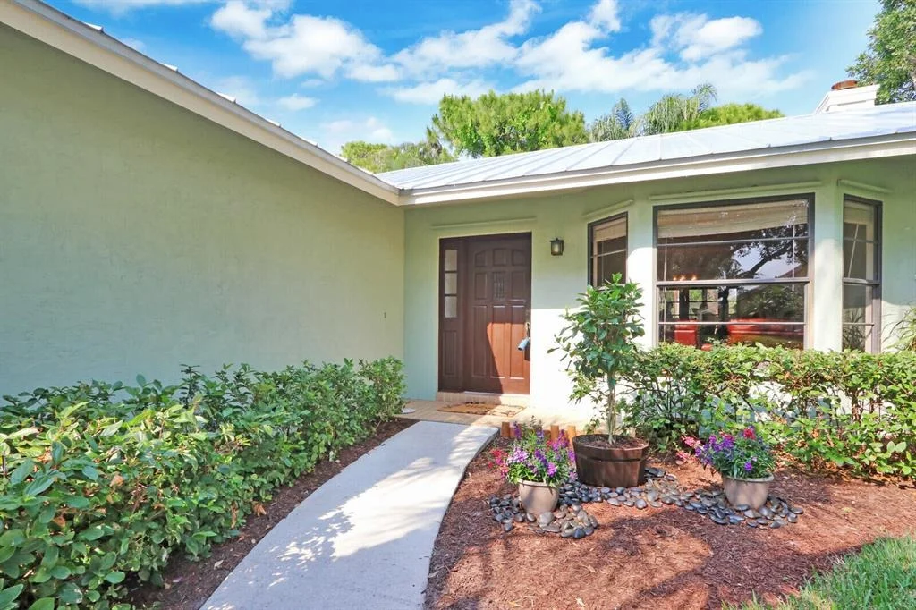 Photo of 18618 Lake Bend Drive