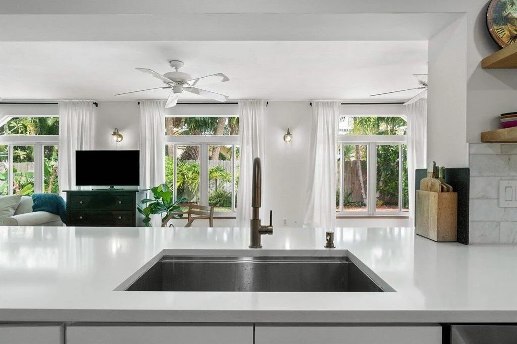 Photo of 827 NW 6th Drive