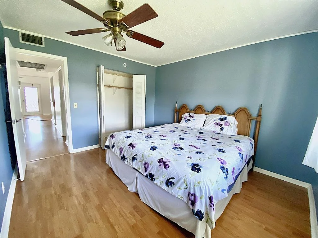 Photo of 374 Markham Q