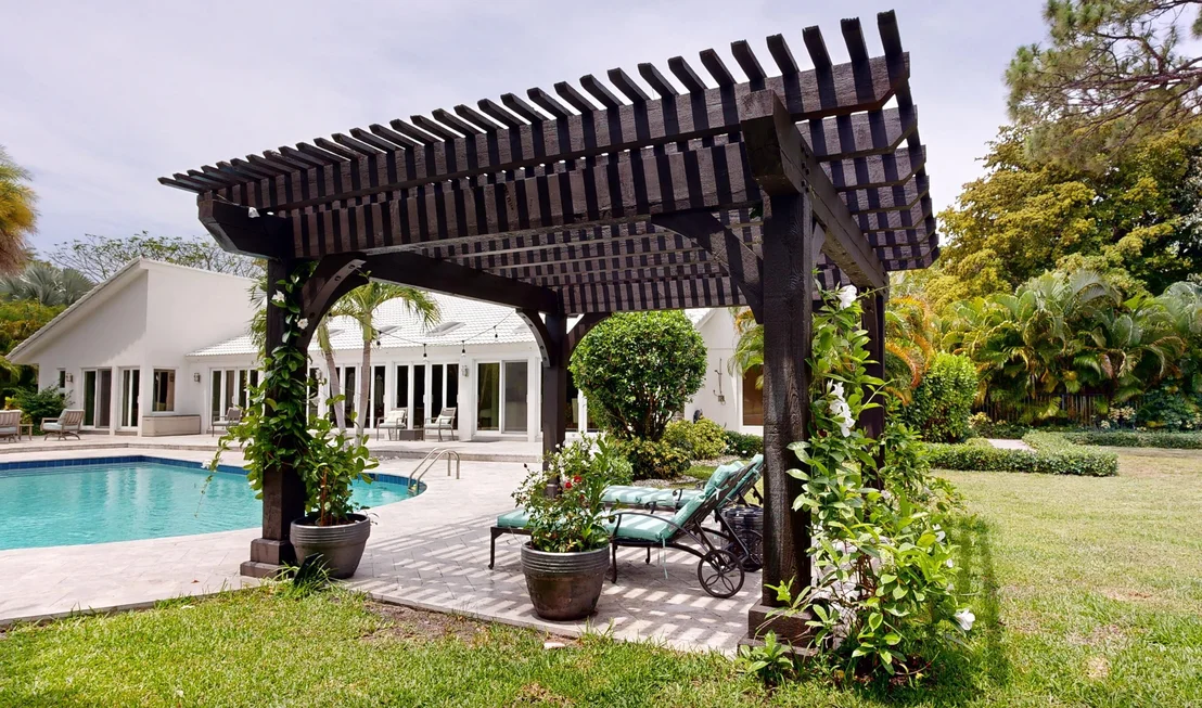 Photo of 355 Oakview Drive