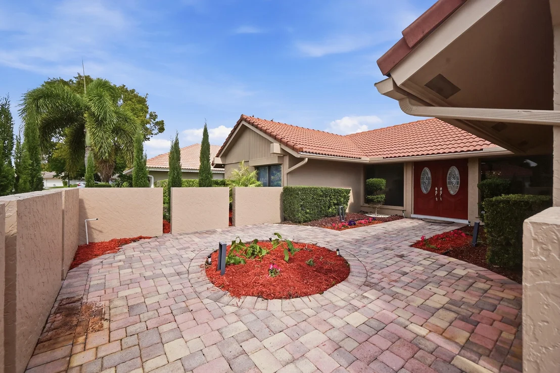 Photo of 5935 Glenbrook Drive