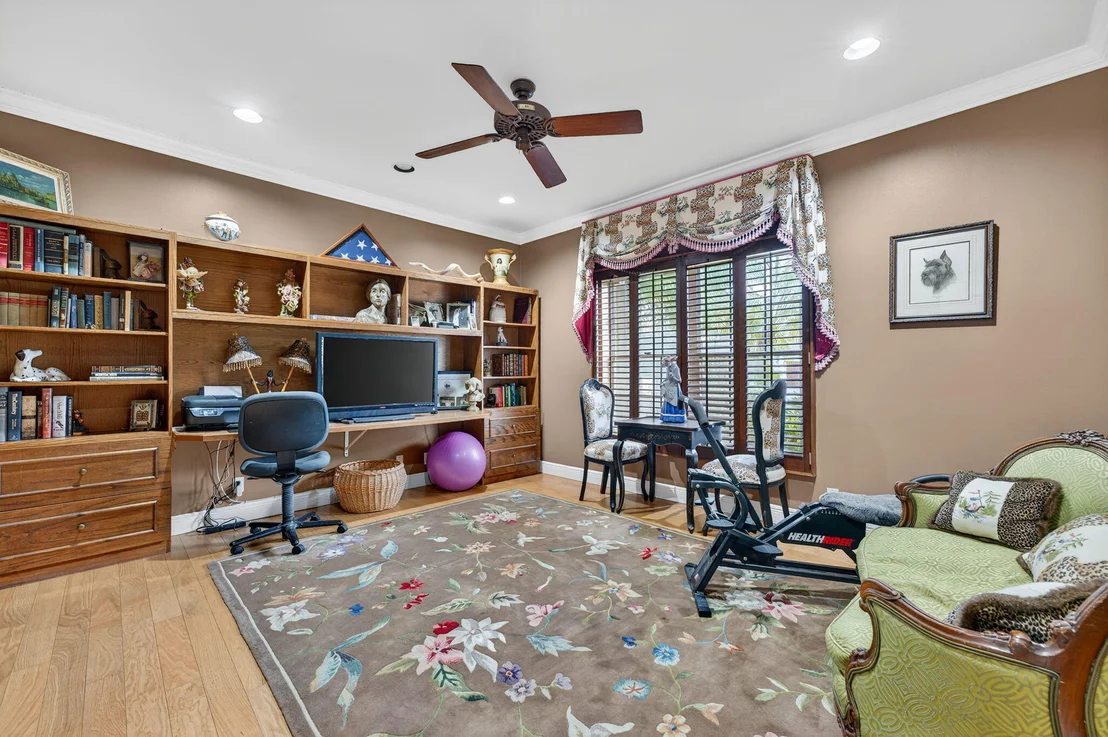 Photo of 7205 MANDARIN Drive
