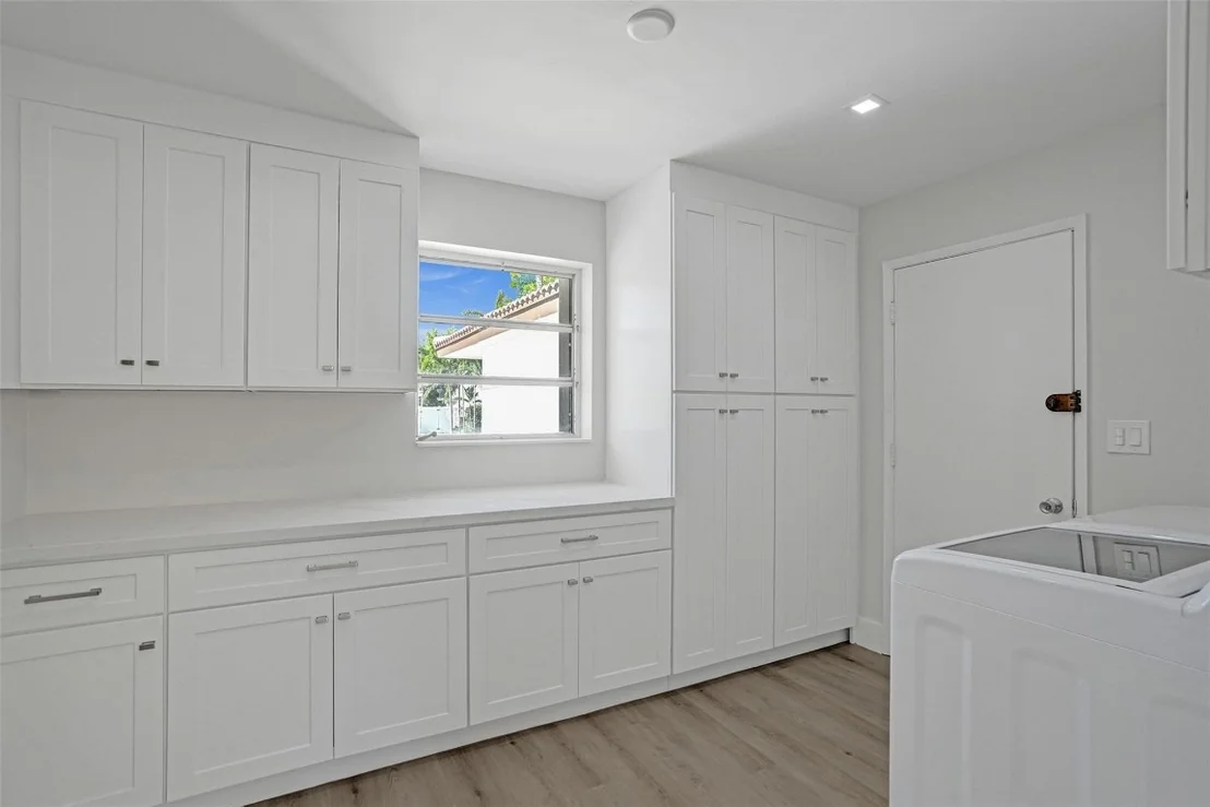 Photo of 2111 NE 35th Street