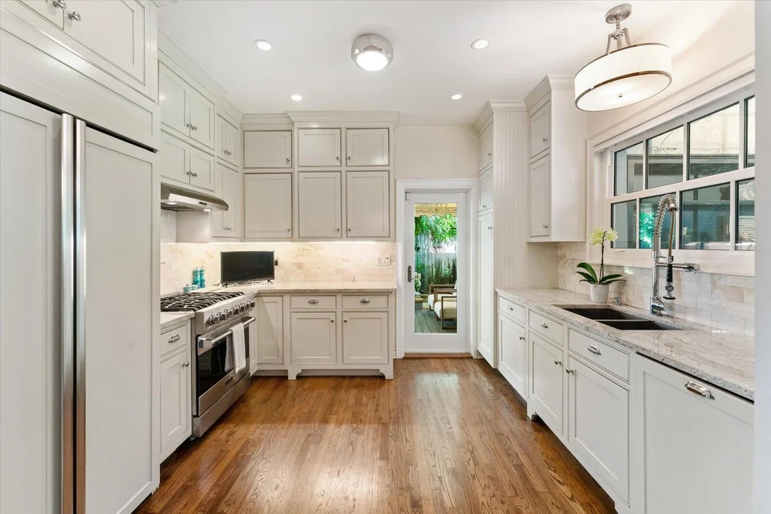 Photo of 733 Sunset Road