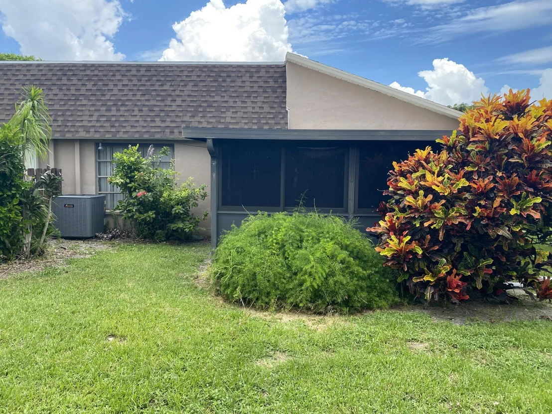 Photo of 5304 Mirror Lakes Boulevard