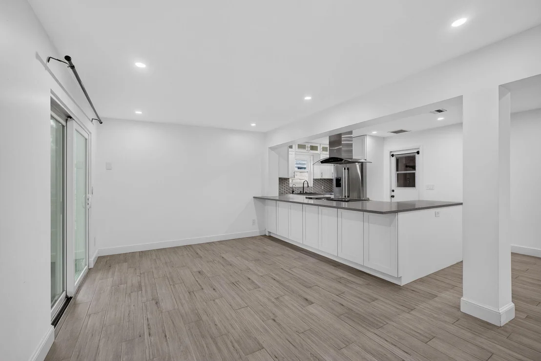 Photo of 502 Circle E
