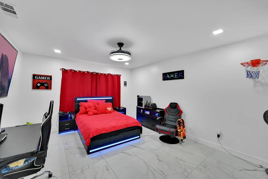 Photo of 2404 Dade Road