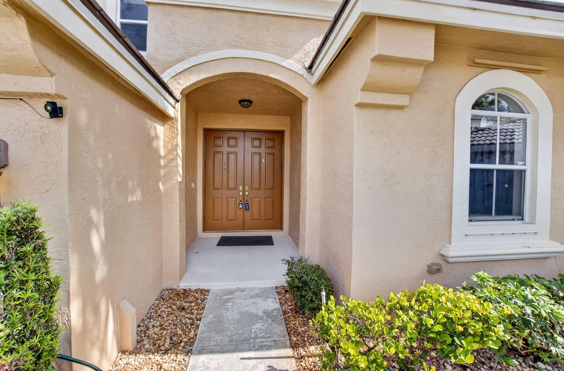 Photo of 7541 DOWNWINDS Lane