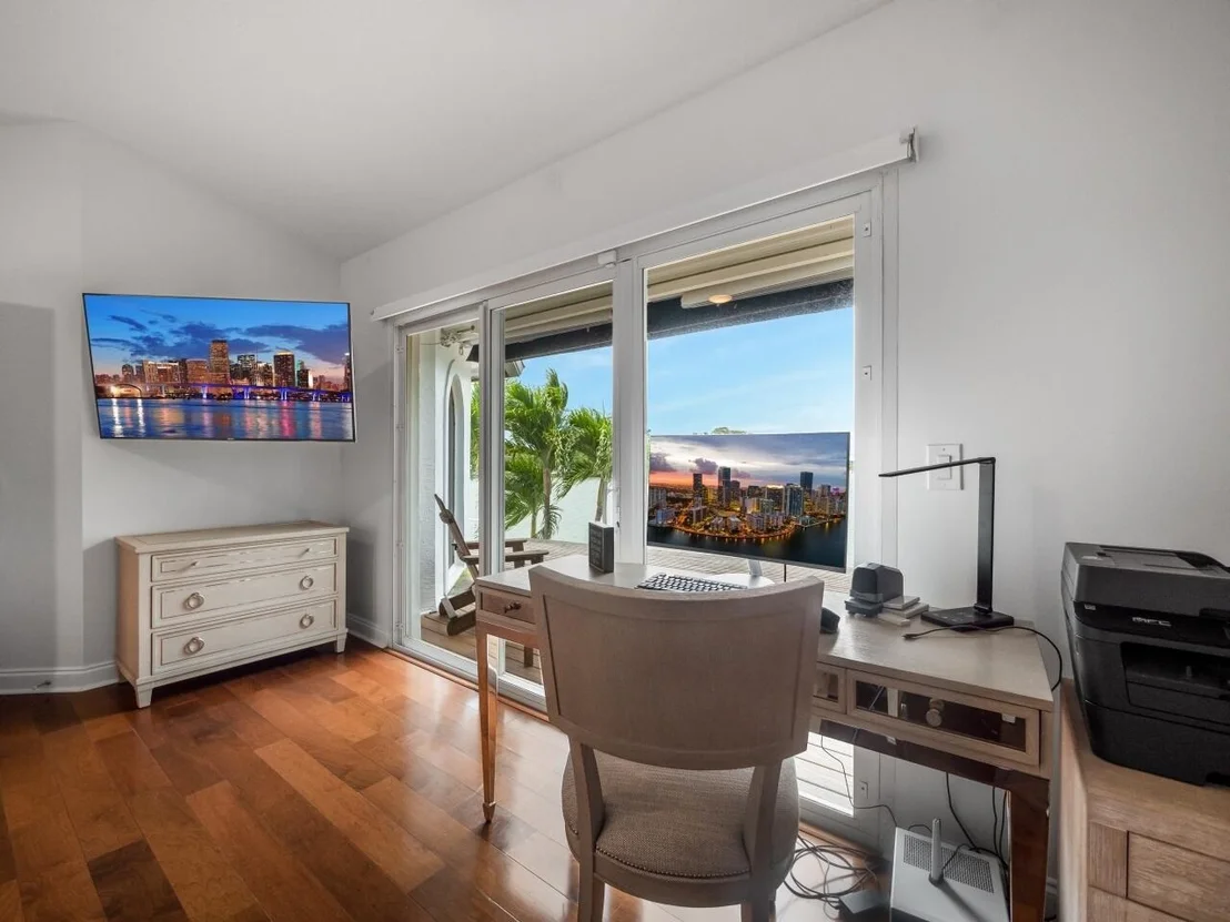 Photo of 118 Lands End Way