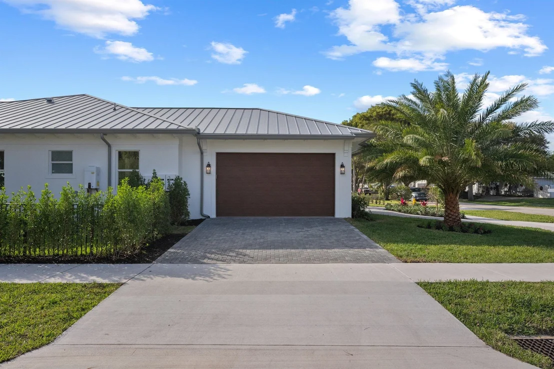 Photo of 728 Nighthawk Way
