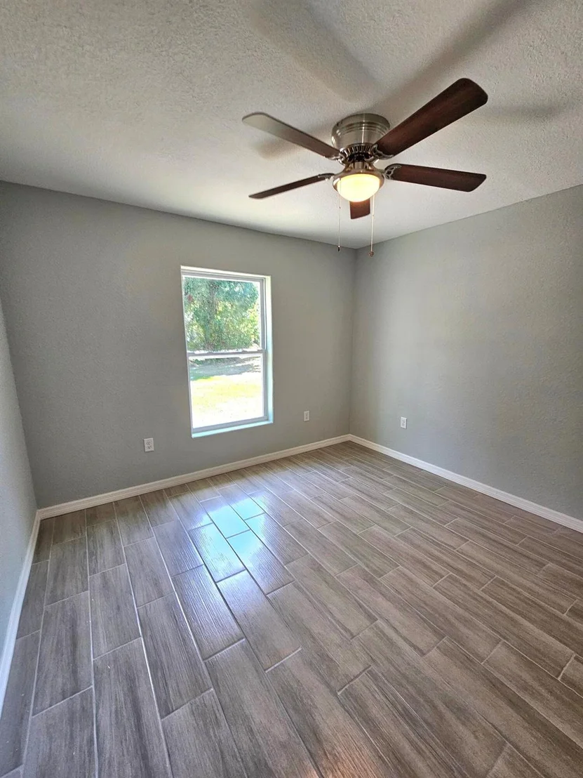 Photo of 3307 NW 35th Avenue