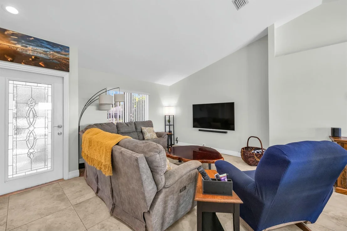 Photo of 11 Hemlock Lane