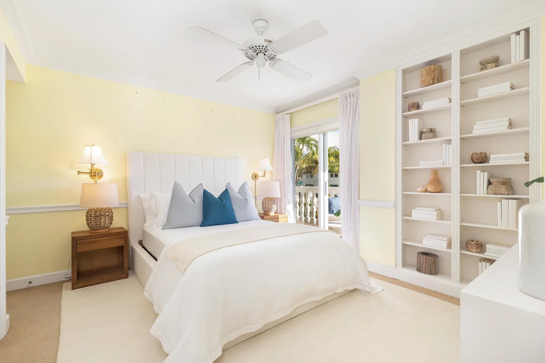 Photo of Unit 1B at 330 Cocoanut Row