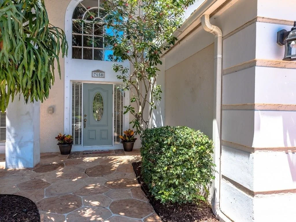Photo of 7650 Live Oak Drive