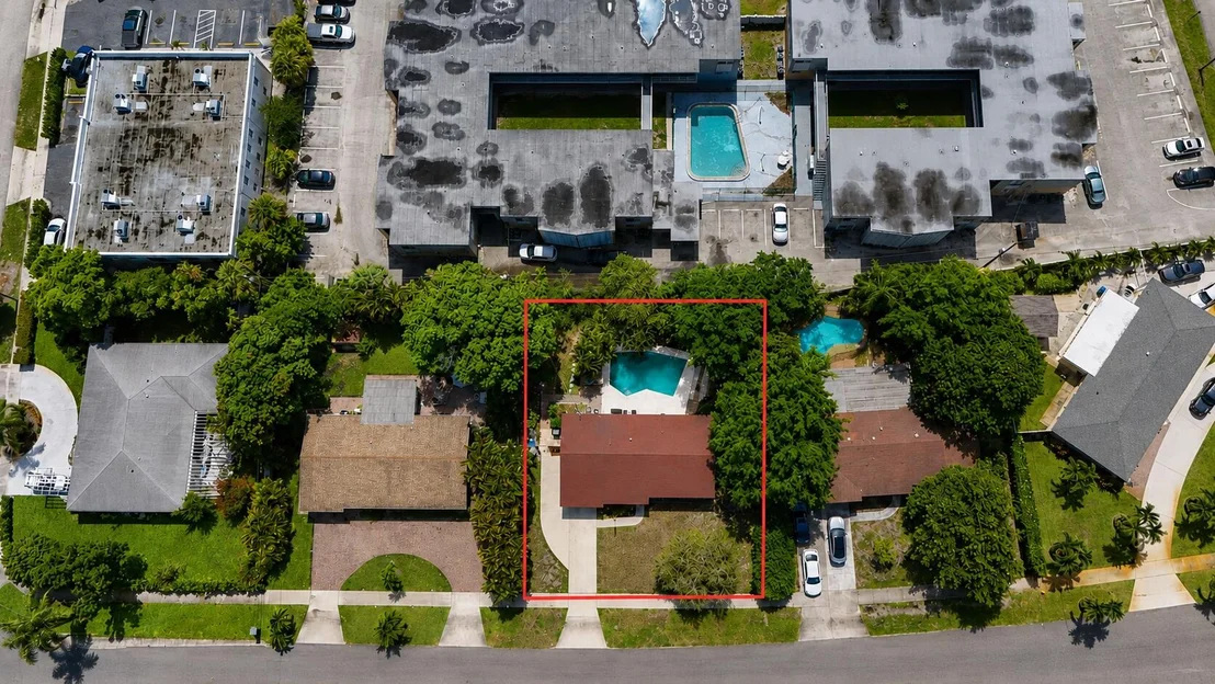 Photo of 1515 CRESCENT Drive