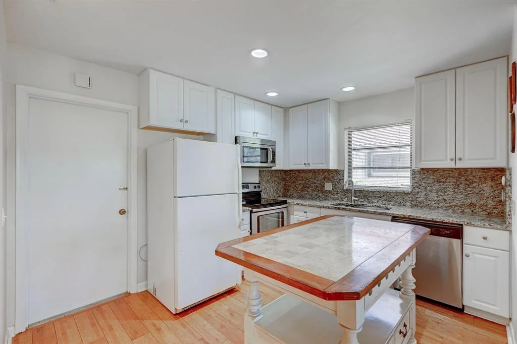 Photo of 333 Knob Hill Boulevard