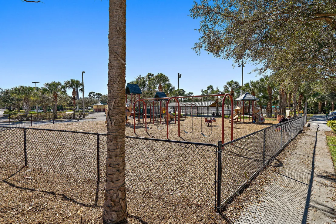 Photo of 6189 Foster Street