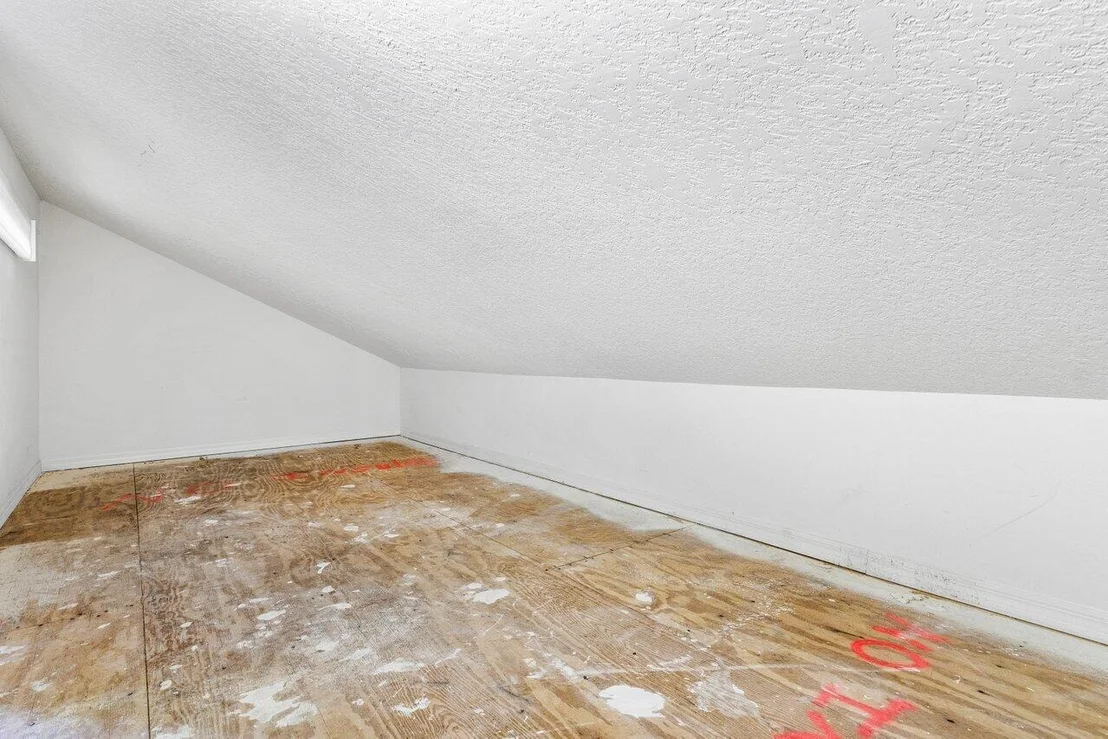Photo of 542 Canoe Point