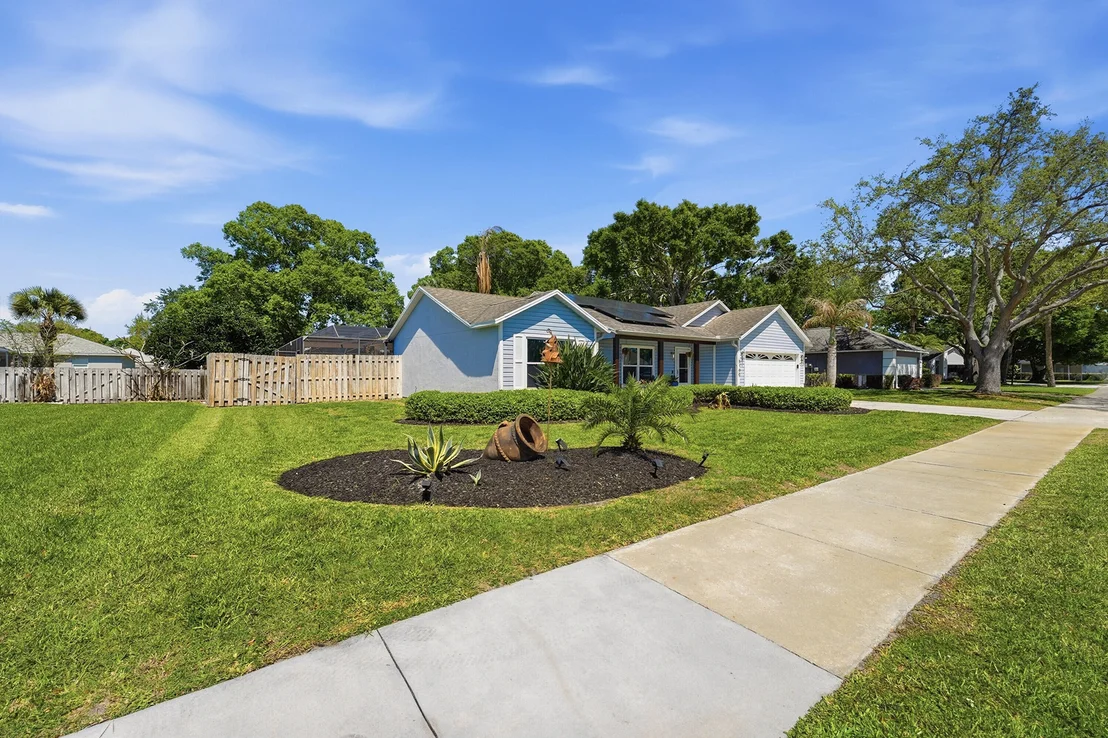 Photo of 15924 Laurel Oak Circle