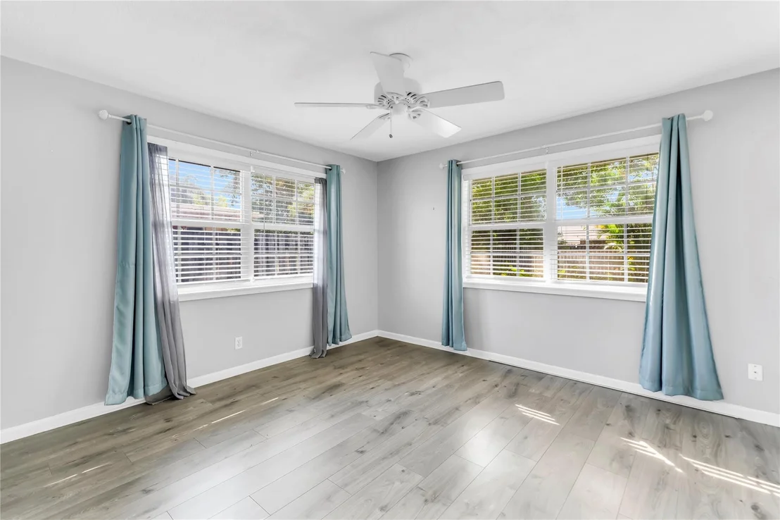 Photo of 827 SE 10th Terrace