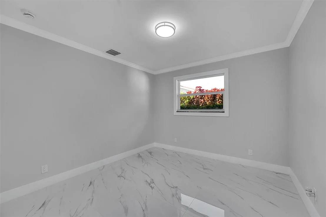 Photo of 1190 Dolphin Road