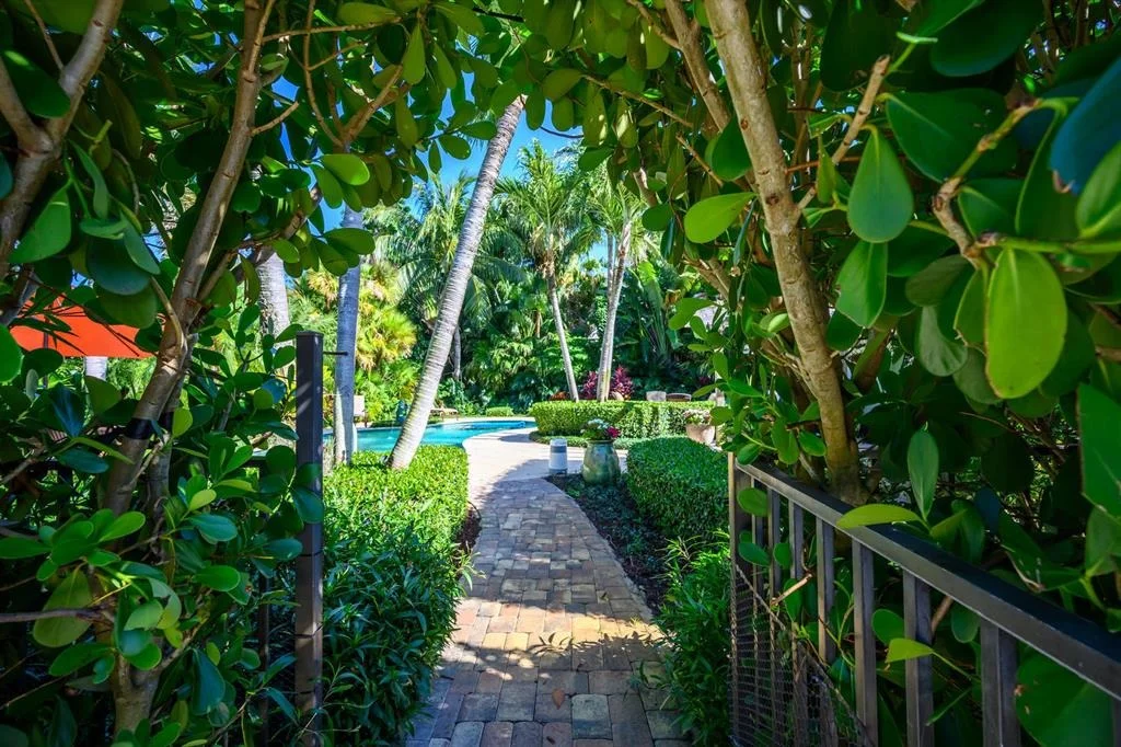 Photo of 4695 Sabal Palm Drive