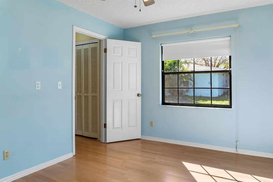 Photo of 2105 15th Lane