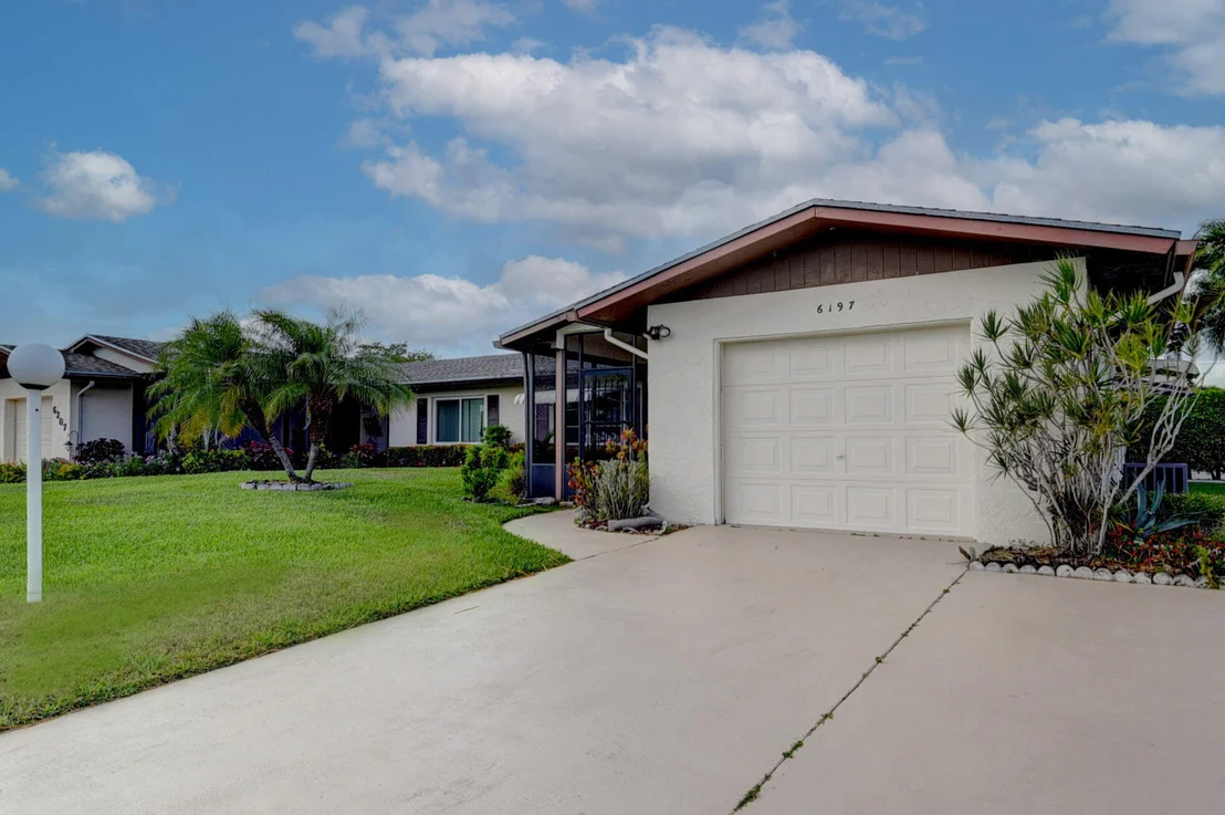 Photo of 6197 Overland Place